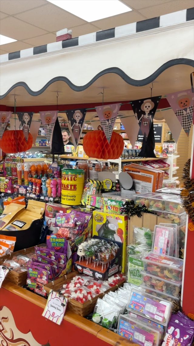 Halloween sweets GALORE at The Sweet Emporium 🎃🍬

Which one's your fave? 👀