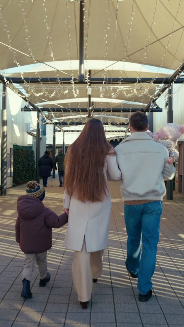 Now boarding: Christmas magic! 🚂✨ 

Get ready for crafts, letters to Santa & festive fun for the whole family, all completely FREE! 🎅

📍 Outside M&S
🕙 10am–5pm
📅 Open Fri–Sun, then daily 12–24 Dec